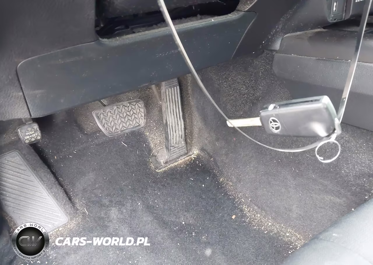 2021 Toyota Camry Le VIN:4T1C11AK6MU571177 - 11