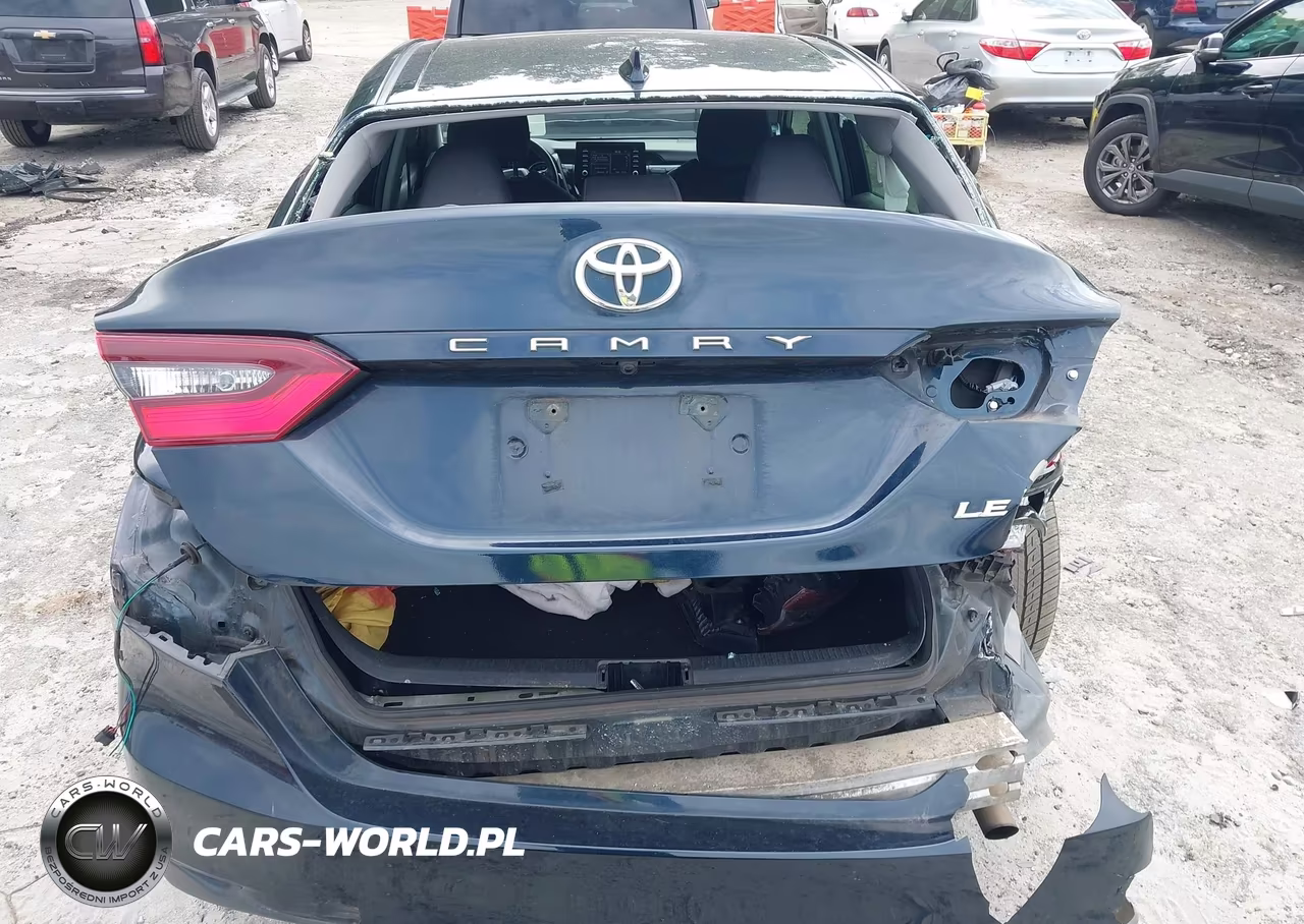 2021 Toyota Camry Le VIN:4T1C11AK6MU571177 - 17