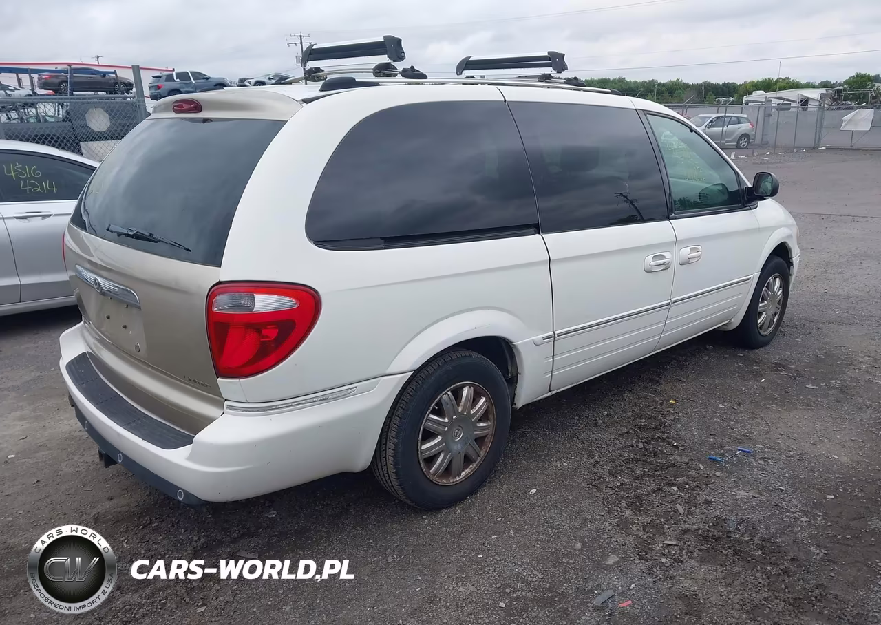 2005 Chrysler Town & Country Limited VIN:2C8GP64L85R156042 - 4