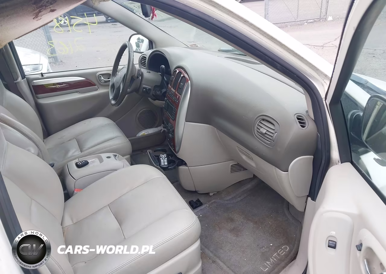 2005 Chrysler Town & Country Limited VIN:2C8GP64L85R156042 - 5