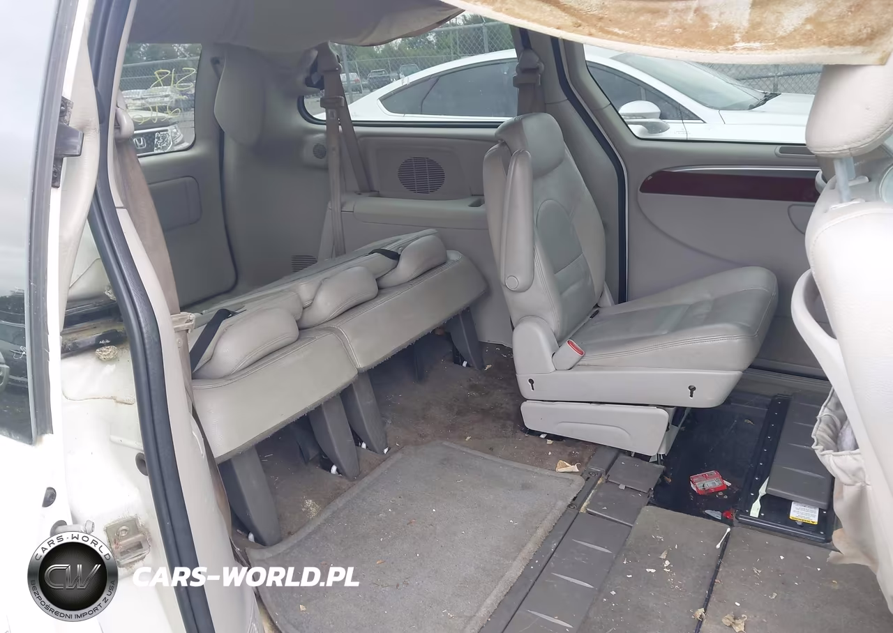 2005 Chrysler Town & Country Limited VIN:2C8GP64L85R156042 - 8