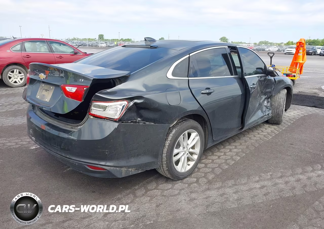 2018 Chevrolet Malibu Lt VIN:1G1ZD5ST1JF123233 - 4