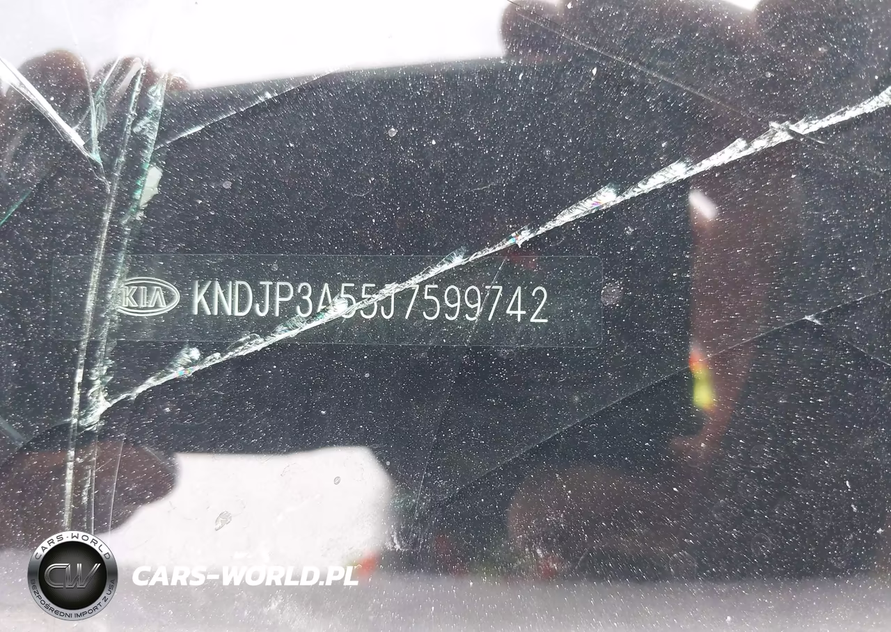 2018 Kia Soul + VIN:KNDJP3A55J7599742 - 13