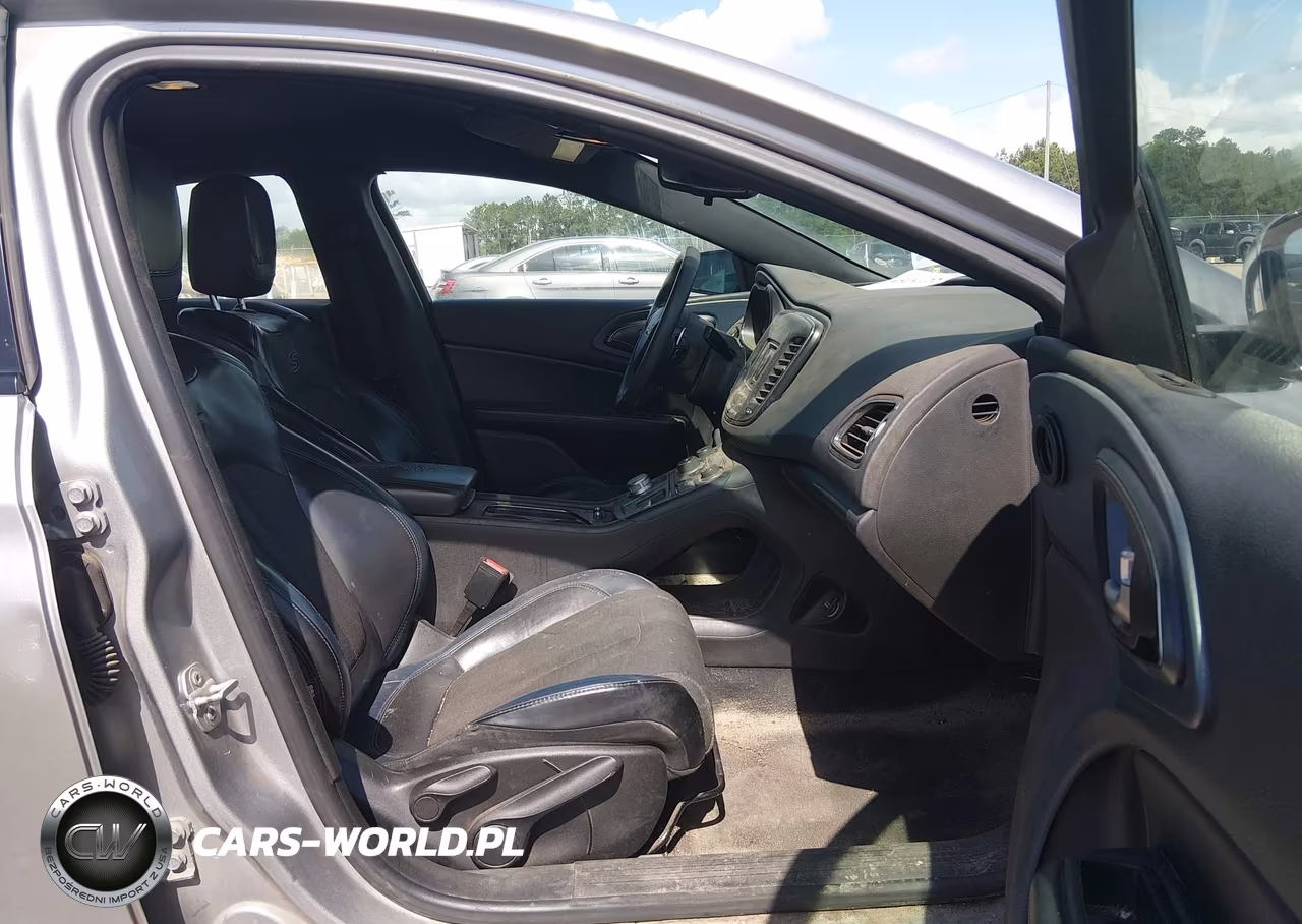 2015 Chrysler 200 S VIN:1C3CCCBBXFN732933 - 5