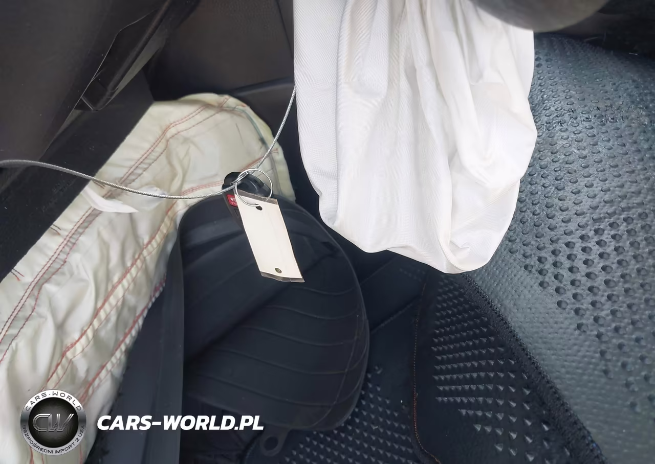 2016 Toyota Corolla Le VIN:5YFBURHE5GP566205 - 11