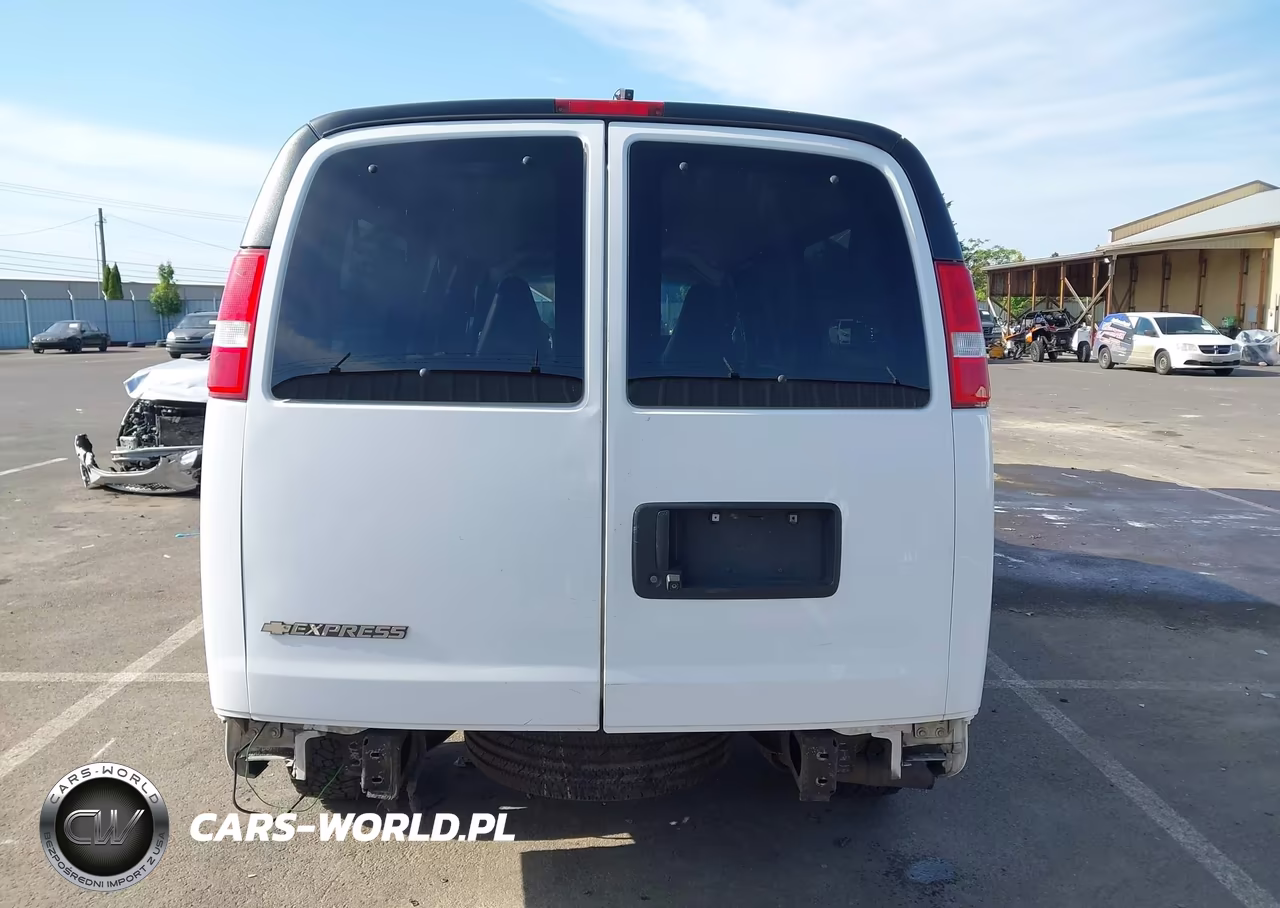 2018 Chevrolet Express 3500 Lt VIN:1GAZGPFG6J1260701 - 17