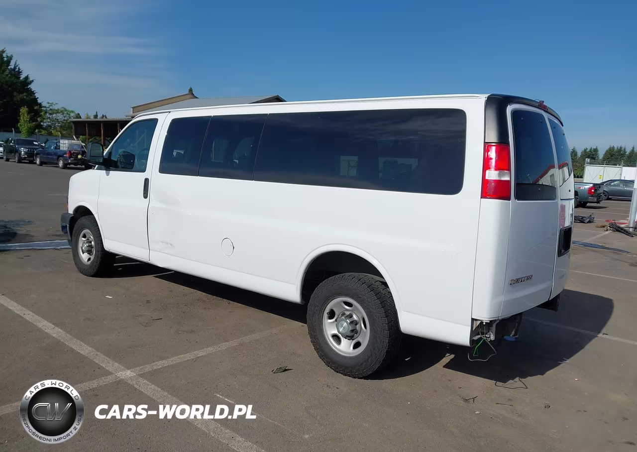 2018 Chevrolet Express 3500 Lt VIN:1GAZGPFG6J1260701 - 3