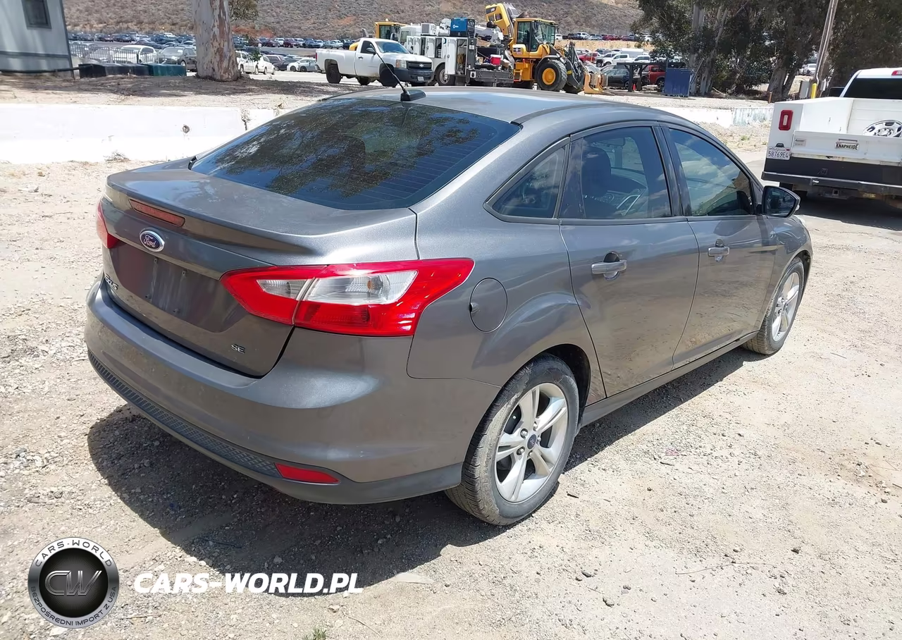 2013 Ford Focus Se VIN:1FADP3F23DL374426 - 4