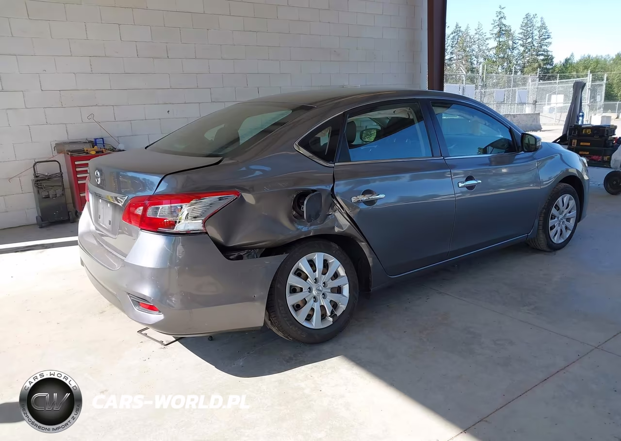 2018 Nissan Sentra S VIN:3N1AB7AP0JY315149 - 4