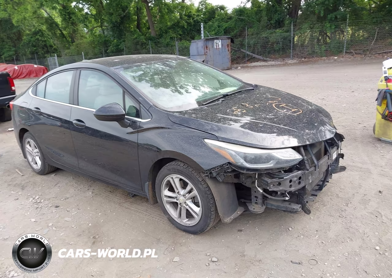 2016 Chevrolet Cruze Lt Auto – zdjęcie 1 z 17