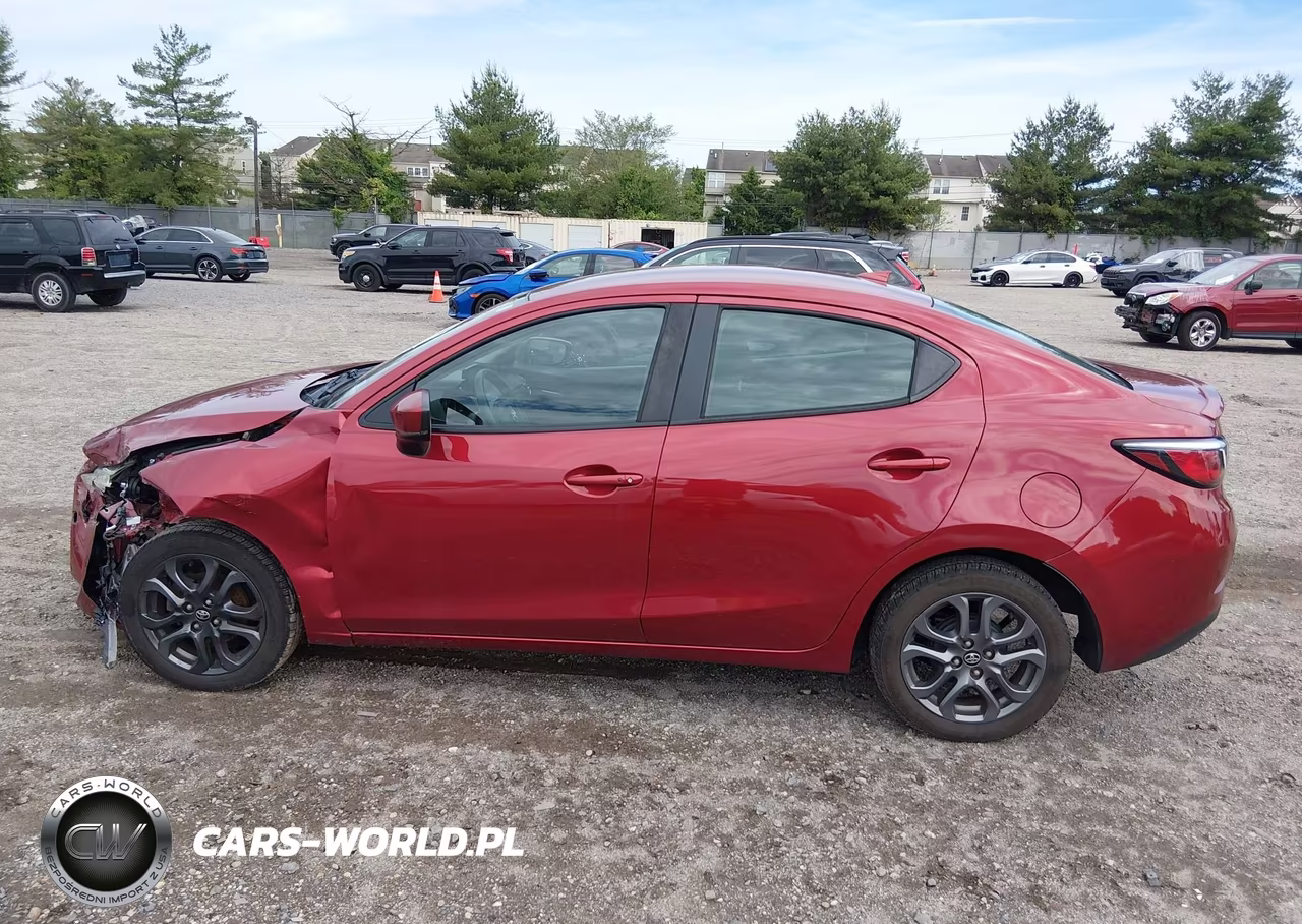 2019 Toyota Yaris Le VIN:3MYDLBYV1KY519055 - 14