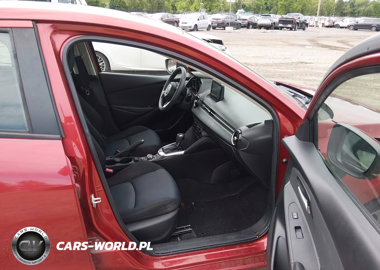 2019 Toyota Yaris Le VIN:3MYDLBYV1KY519055 - 5