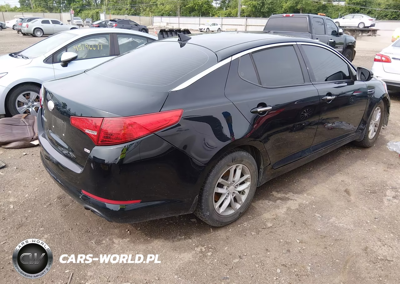 2013 Kia Optima Lx VIN:5XXGM4A79DG218870 - 4