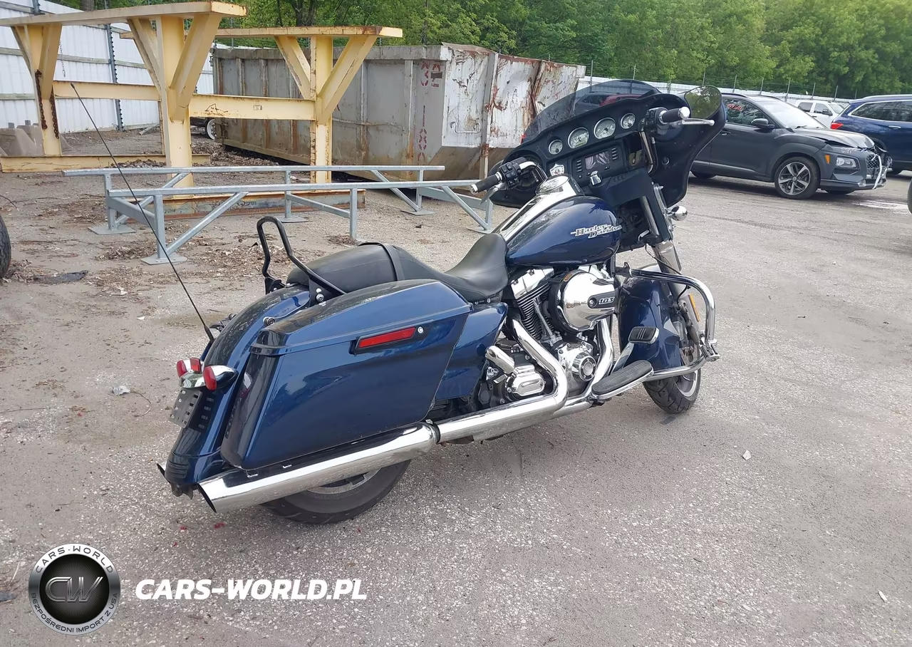 2014 Harley-Davidson Flhx Street Glide VIN:1HD1KBM14EB684946 - 4