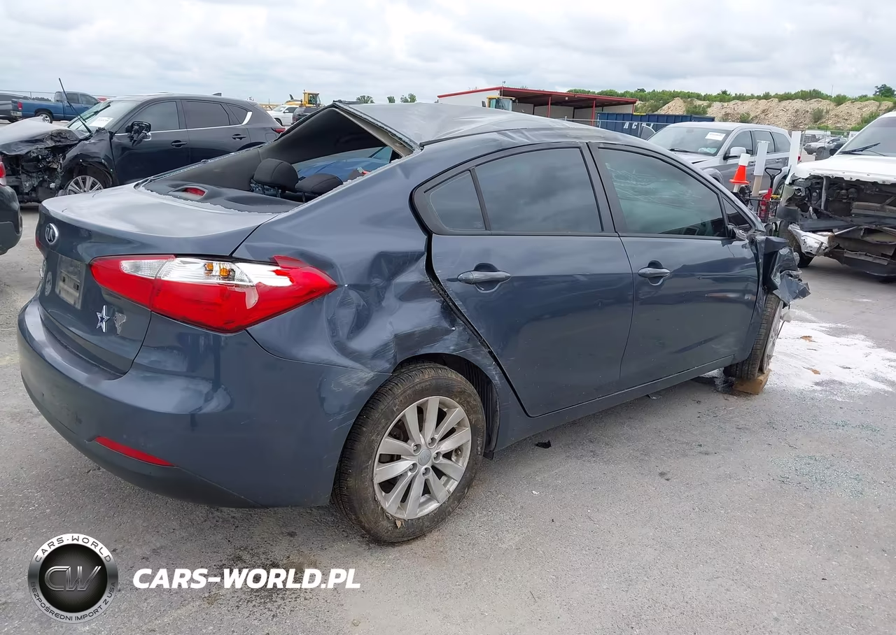 2015 Kia Forte Lx VIN:KNAFX4A66F5366831 - 4