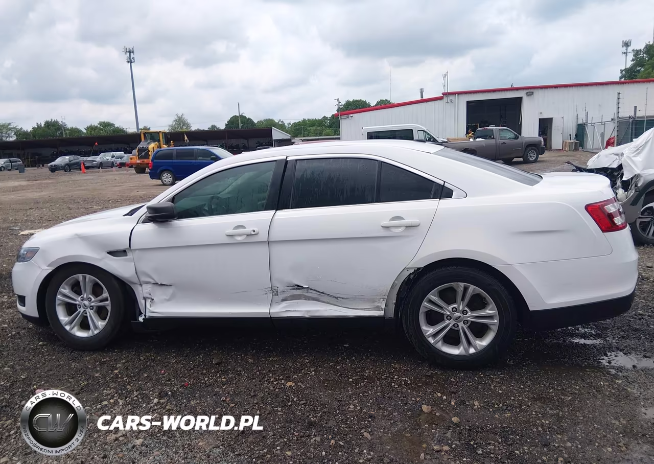 2018 Ford Taurus Se VIN:1FAHP2D89JG103913 - 14