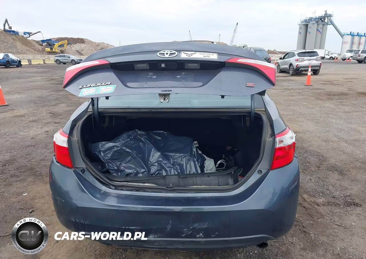 2015 Toyota Corolla S Plus VIN:5YFBURHE5FP332838 - 16