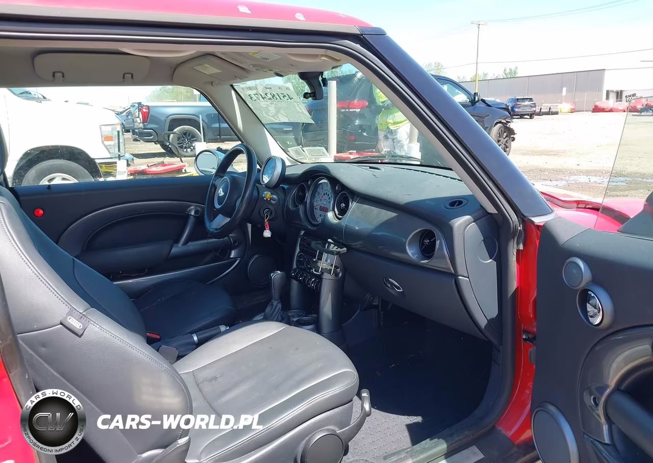 2006 Mini Cooper VIN:WMWRC33516TK17889 - 5