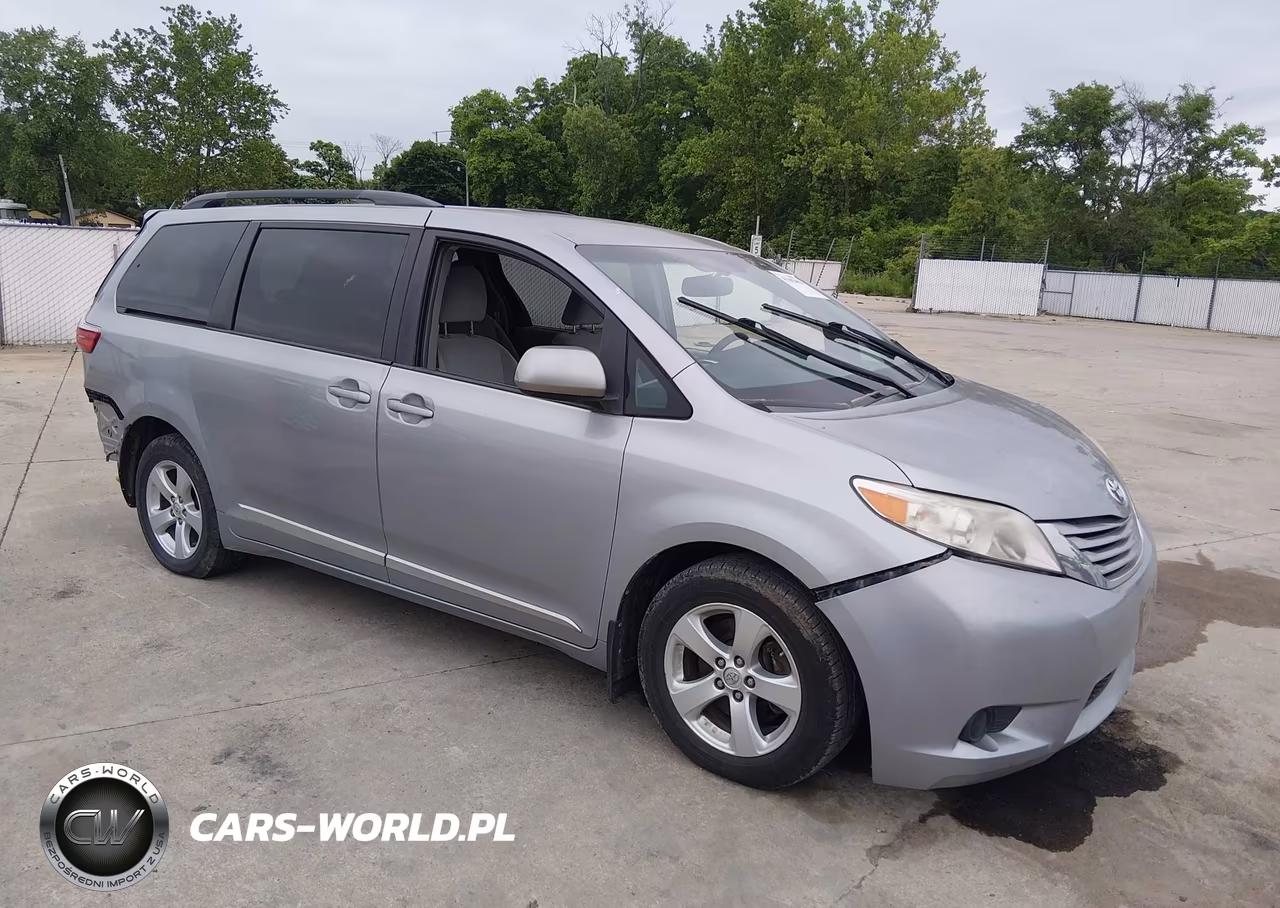2016 Toyota Sienna Le 8 Passenger