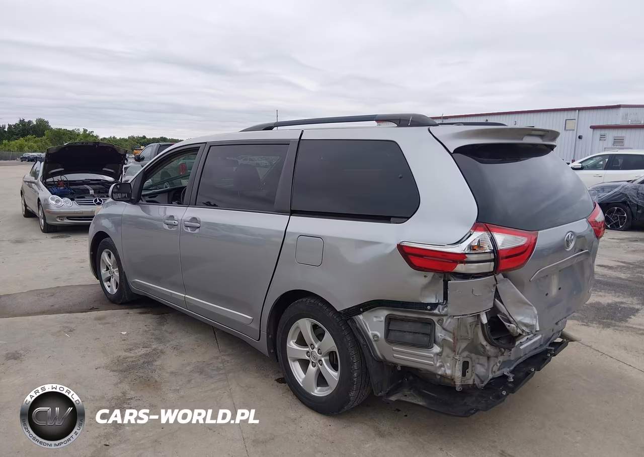 2016 Toyota Sienna Le 8 Passenger VIN:5TDKK3DC4GS717887 - 3