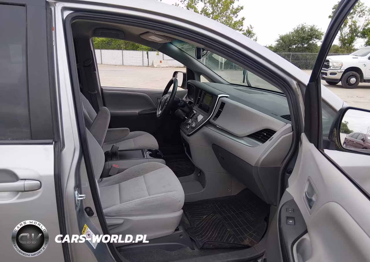 2016 Toyota Sienna Le 8 Passenger VIN:5TDKK3DC4GS717887 - 5