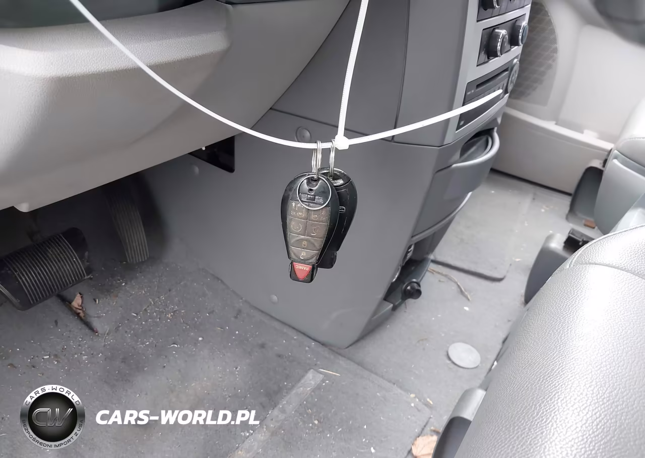 2008 Chrysler Town & Country Touring VIN:2A8HR54P68R815875 - 11