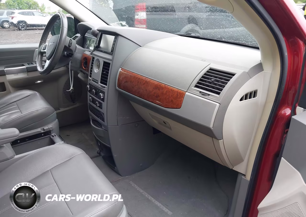 2008 Chrysler Town & Country Touring VIN:2A8HR54P68R815875 - 5