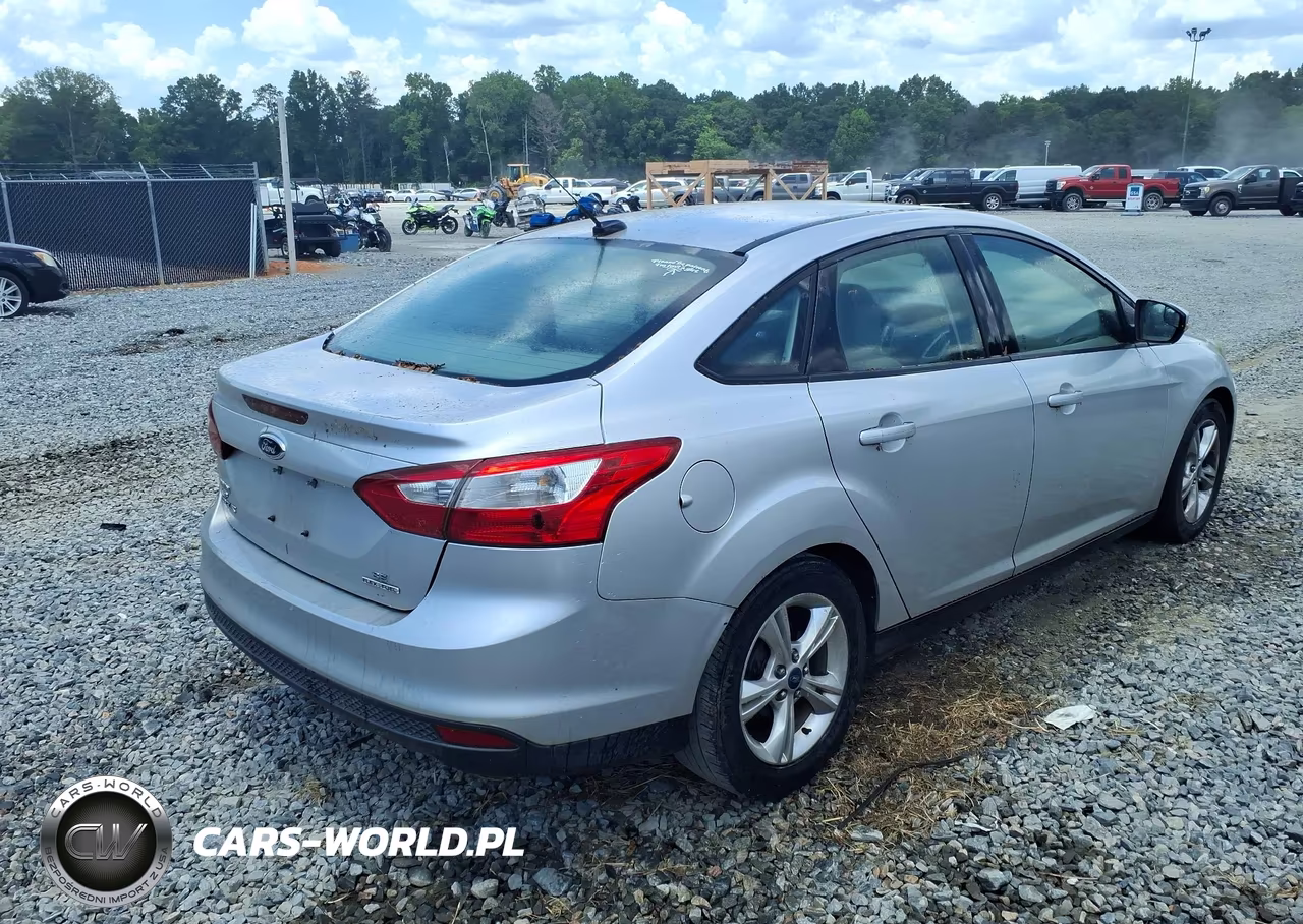 2014 Ford Focus Se VIN:1FADP3F21EL166126 - 4