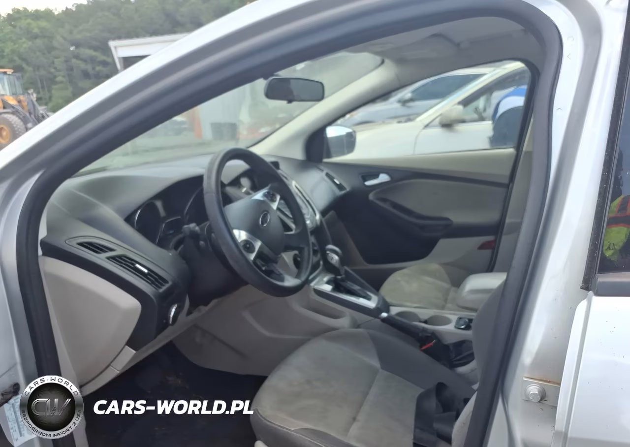 2014 Ford Focus Se VIN:1FADP3F21EL166126 - 5