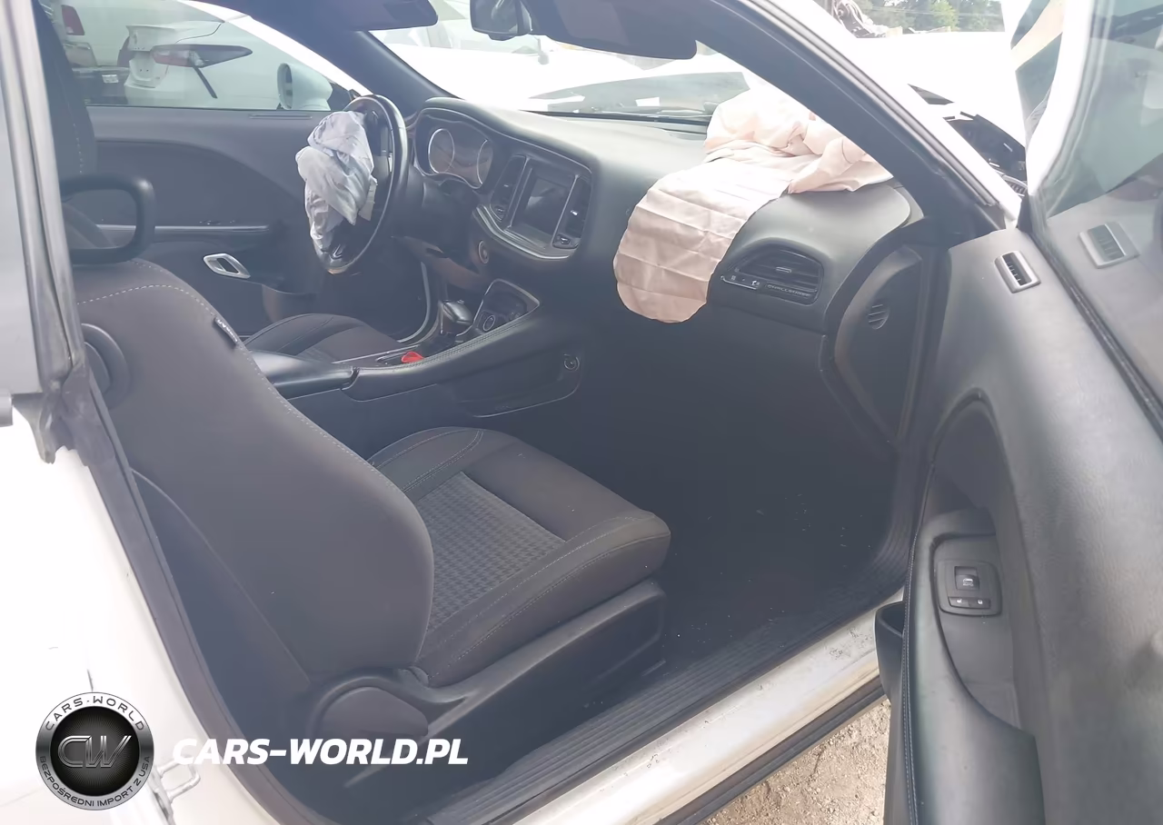 2019 Dodge Challenger Sxt VIN:2C3CDZAG2KH691293 - 5