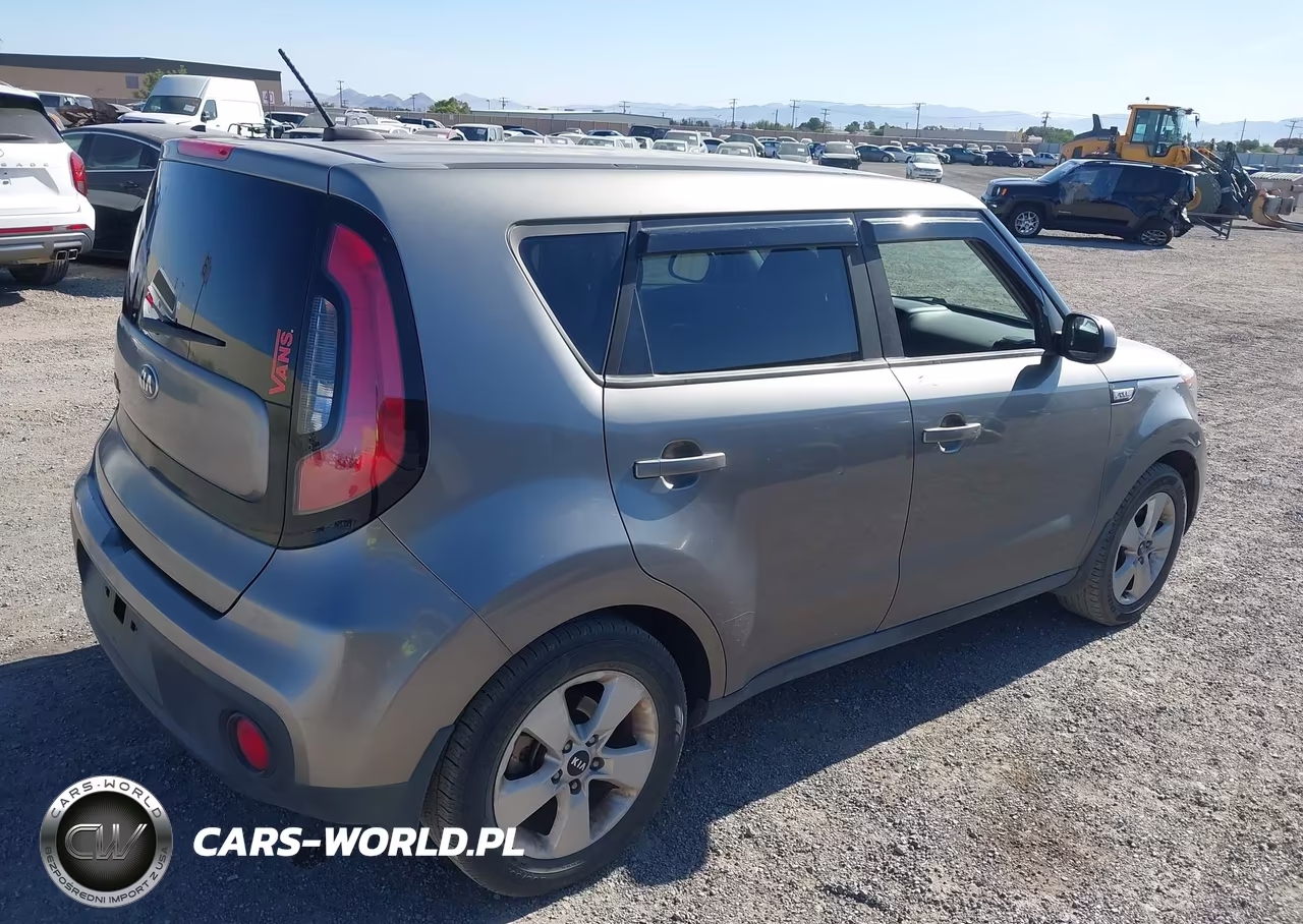 2018 Kia Soul VIN:KNDJN2A22J7533638 - 4