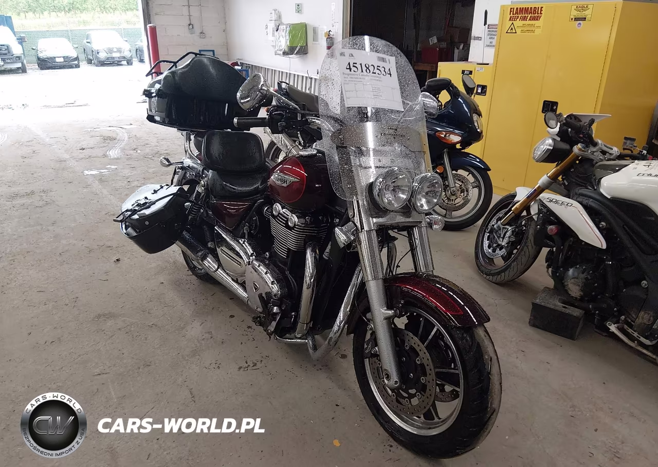 2014 Triumph Motorcycle Thunderbird Commander
