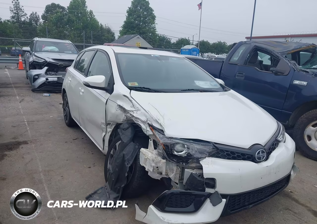 2016 Scion Im – zdjęcie 1 z 16