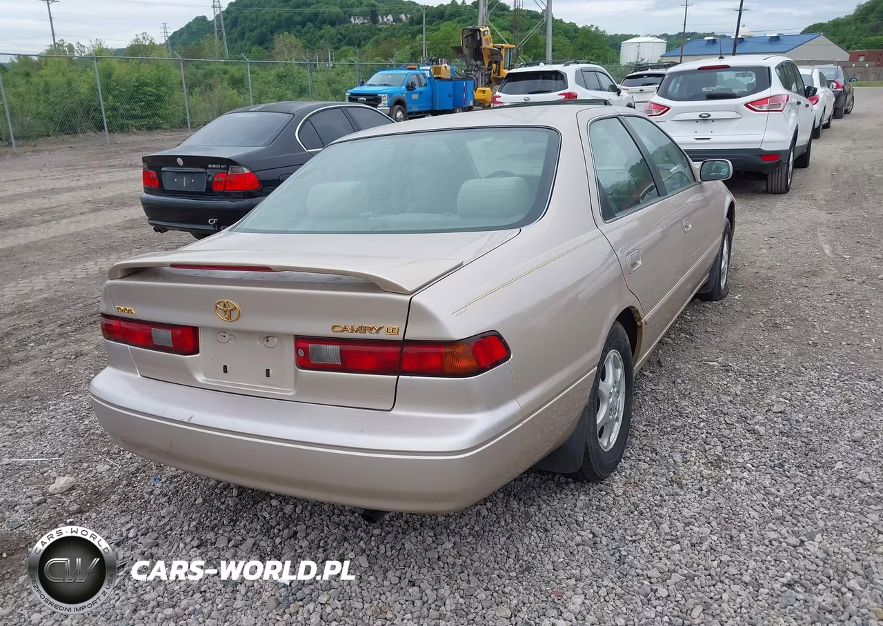 1997 Toyota Camry Le VIN:4T1BG22K2VU161041 - 4