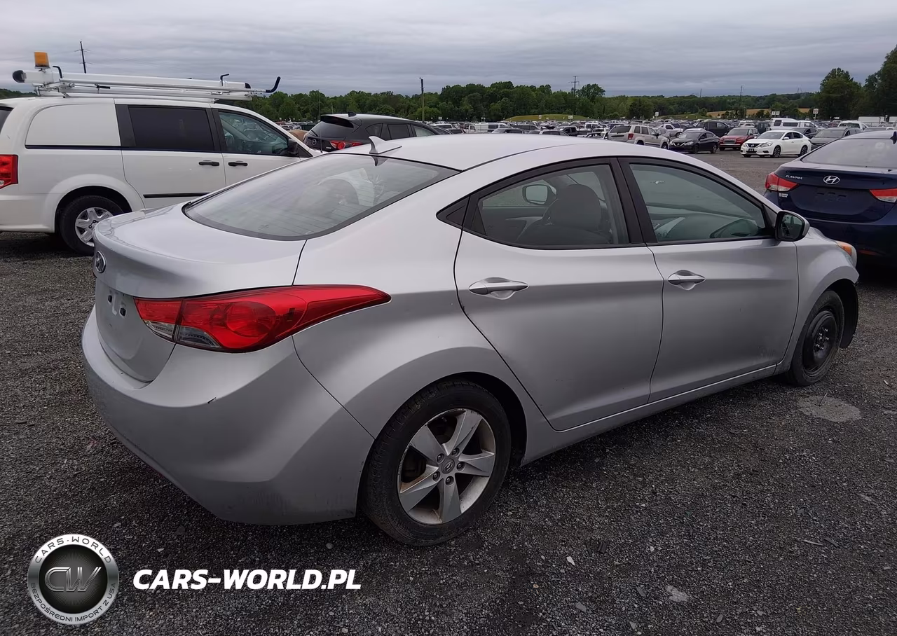 2013 Hyundai Elantra Gls VIN:5NPDH4AE4DH193533 - 4
