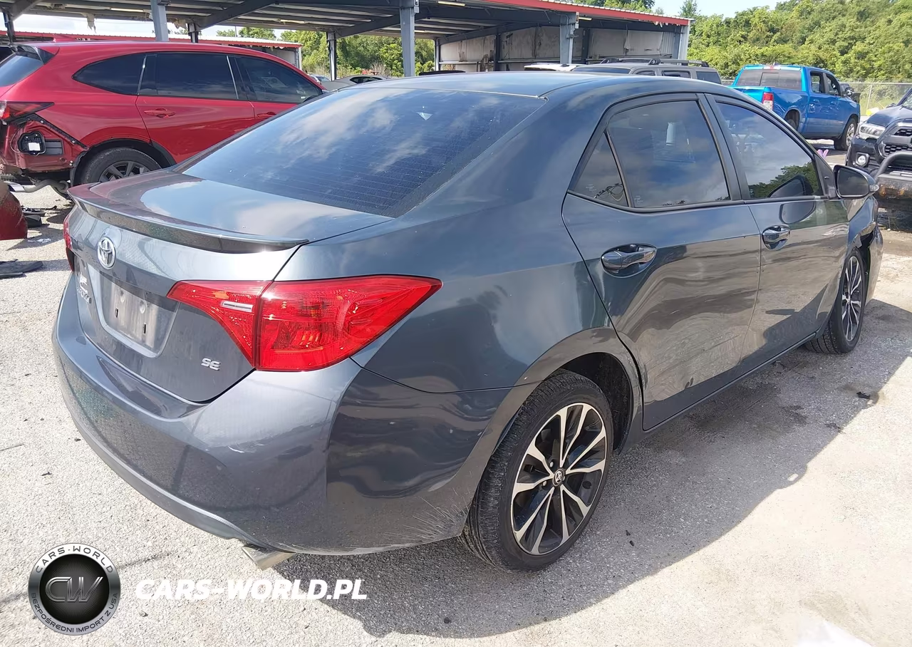 2017 Toyota Corolla Se VIN:5YFBURHE1HP699724 - 4