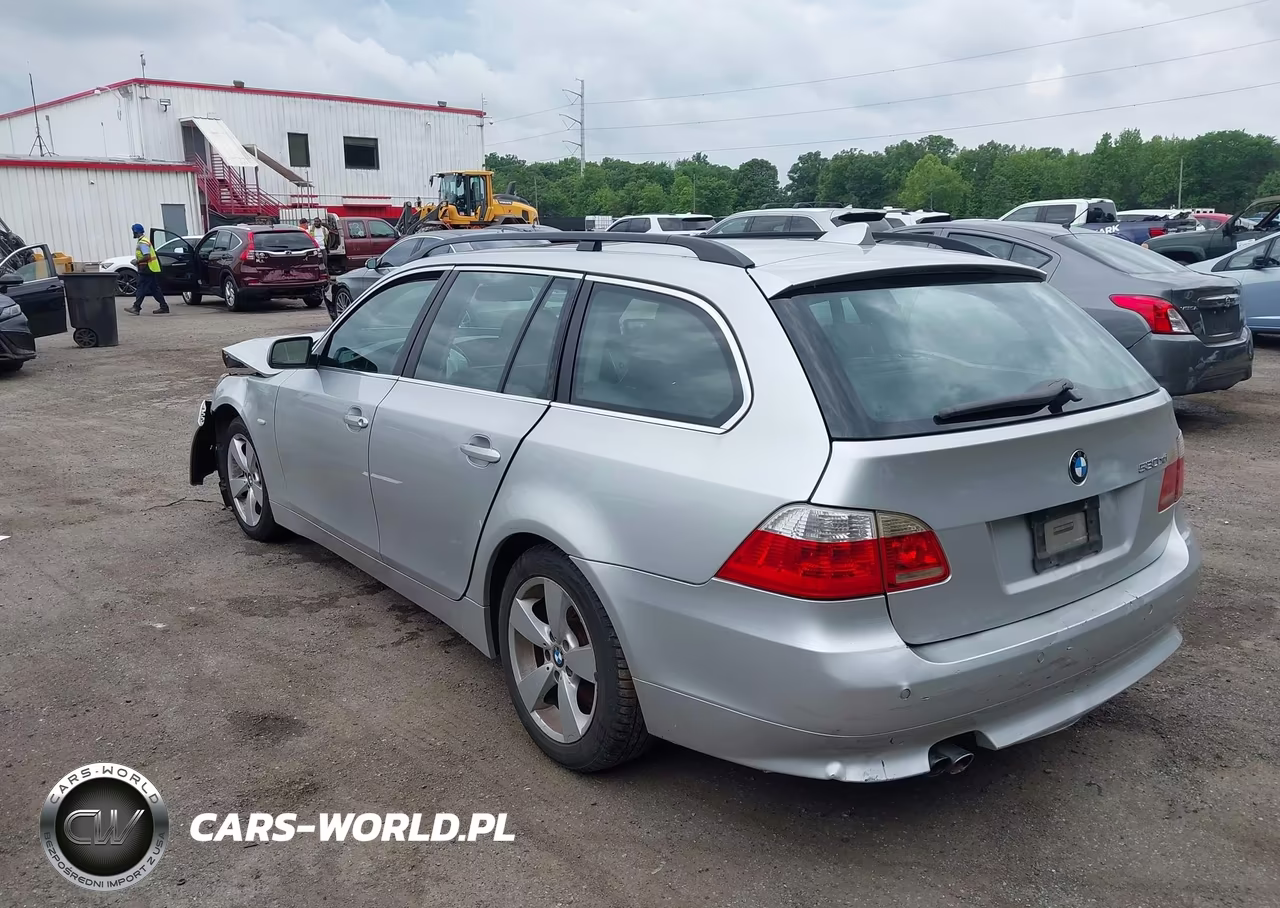 2007 BMW 530Xit VIN:WBANN735X7CN05010 - 3