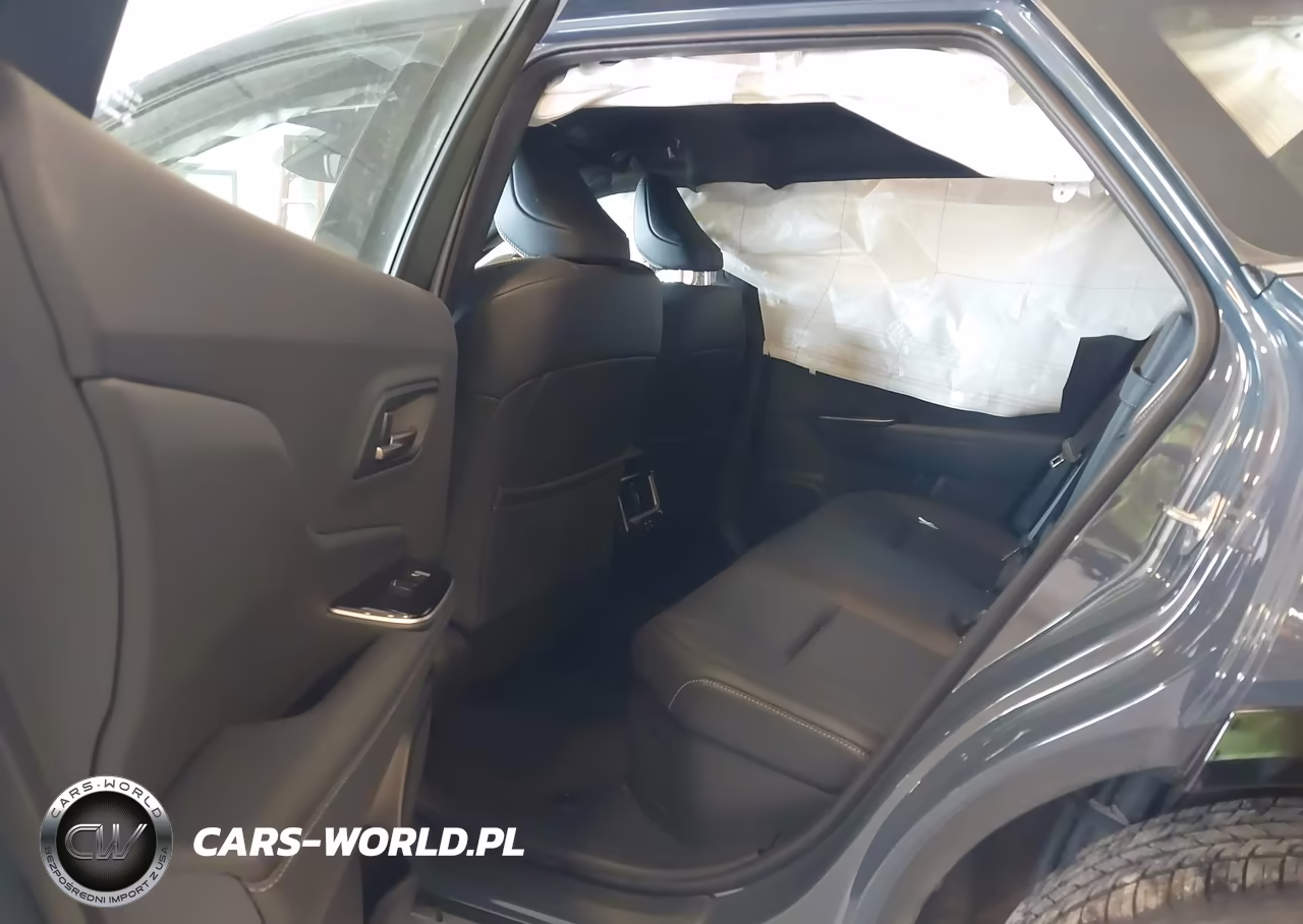 2025 Toyota Crown Signia Xle VIN:JTDACAAJ7S3028209 - 8