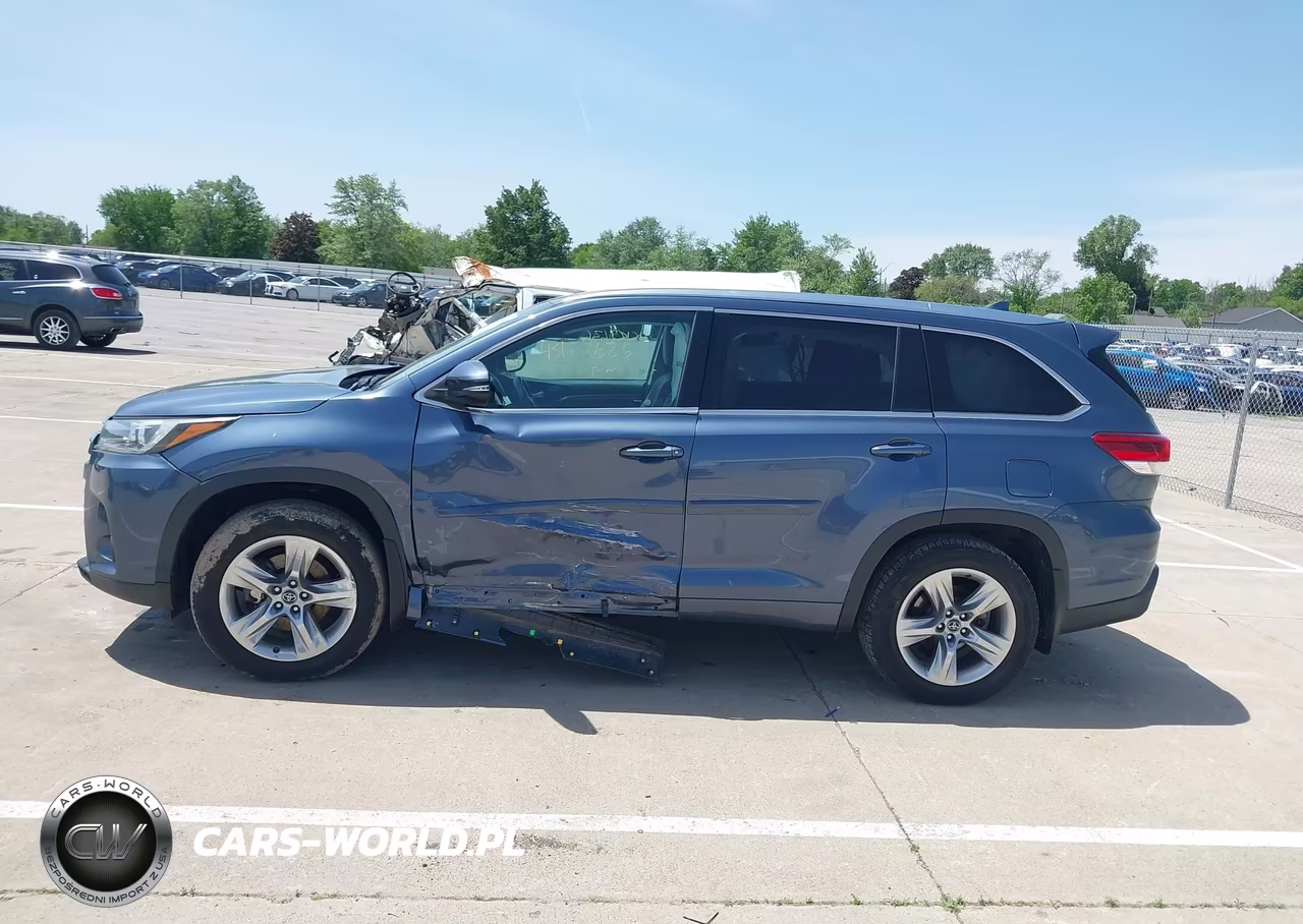 2017 Toyota Highlander Limited VIN:5TDDZRFH0HS418219 - 15