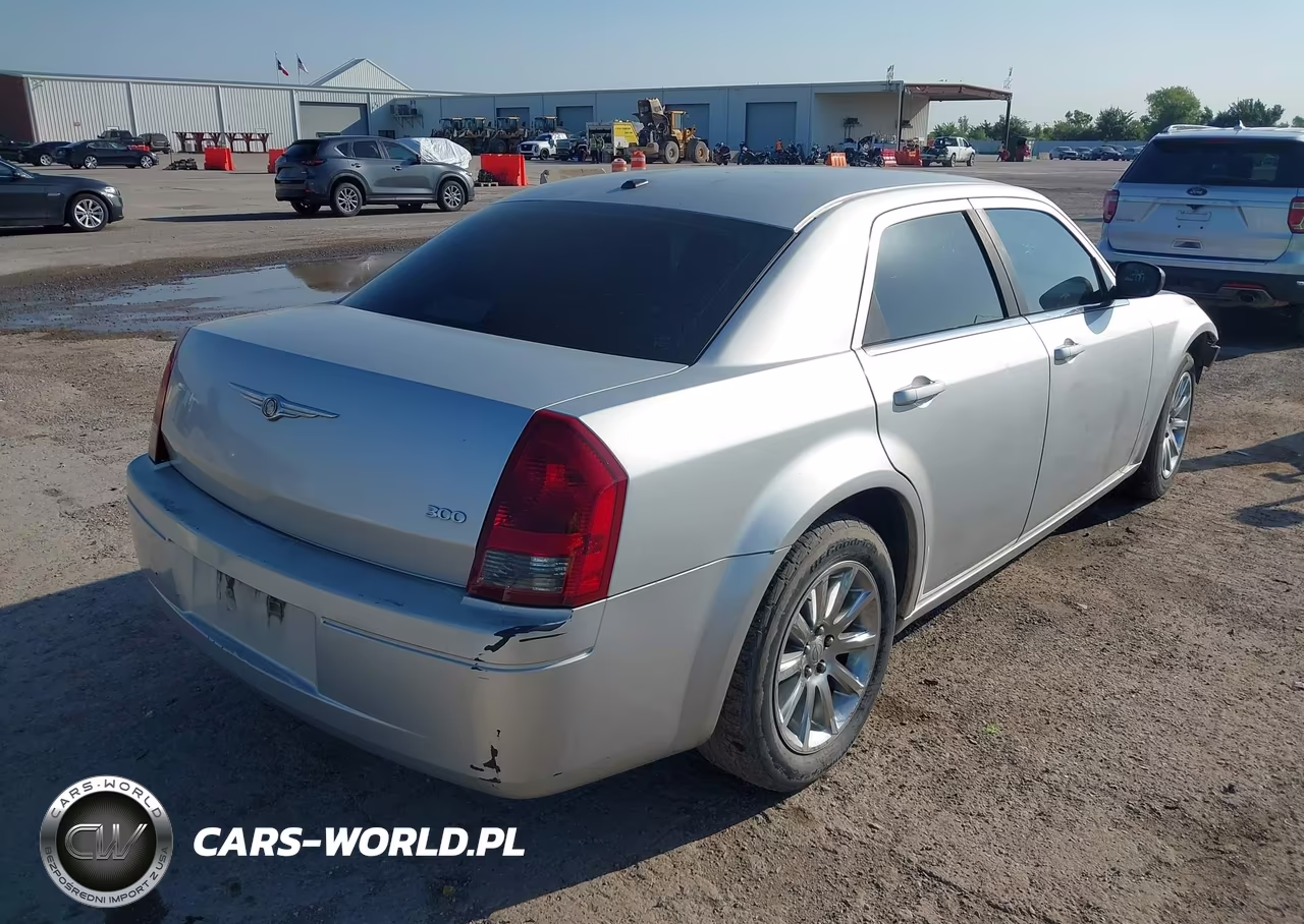 2007 Chrysler 300 VIN:2C3KA43RX7H784849 - 4