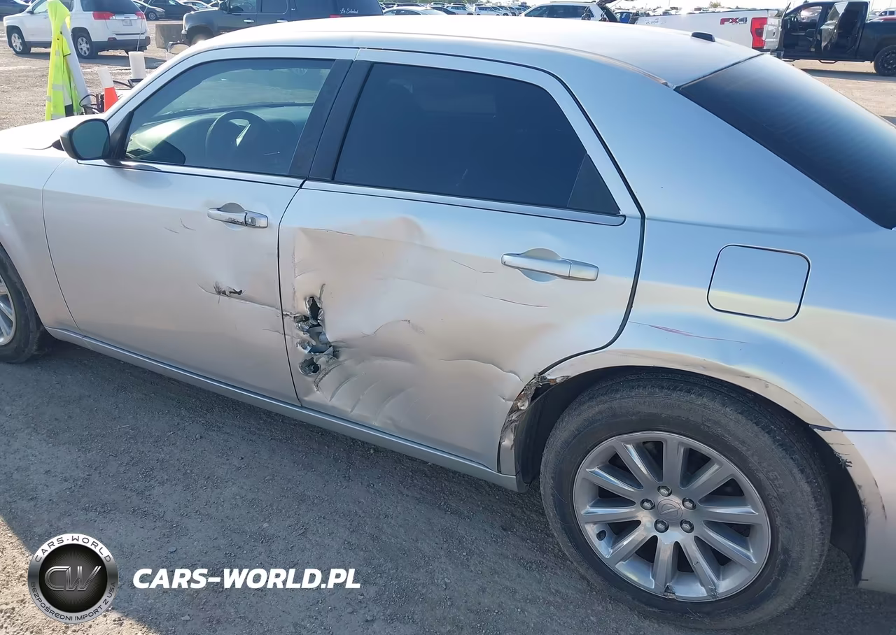 2007 Chrysler 300 VIN:2C3KA43RX7H784849 - 6