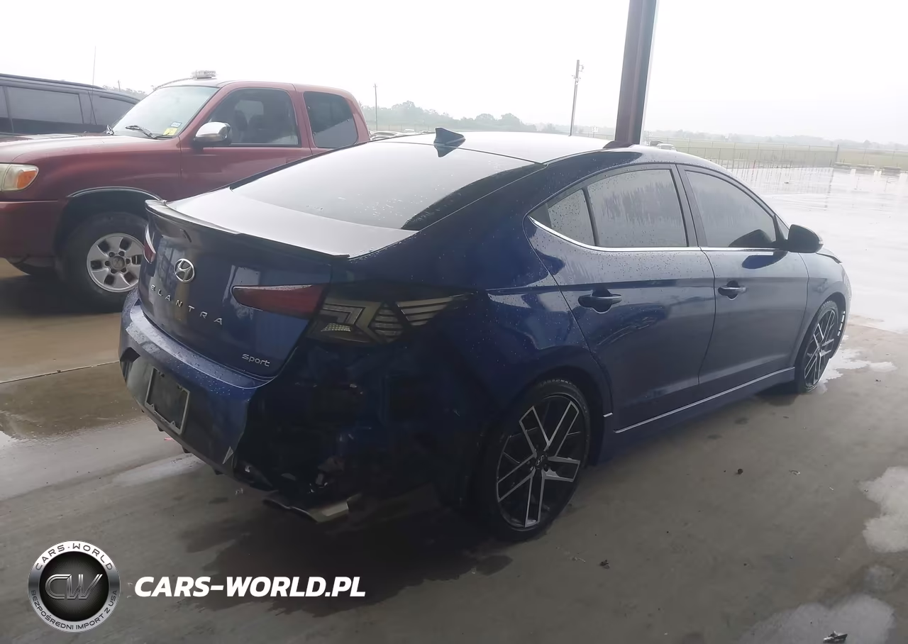2019 Hyundai Elantra Sport VIN:KMHD04LB4KU861131 - 4