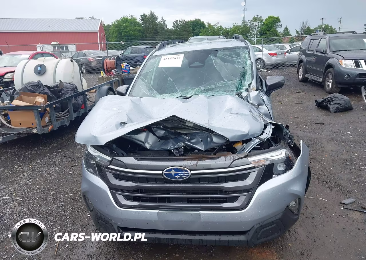 2025 Subaru Forester Premium VIN:JF2SLDDCXSH532342 - 10