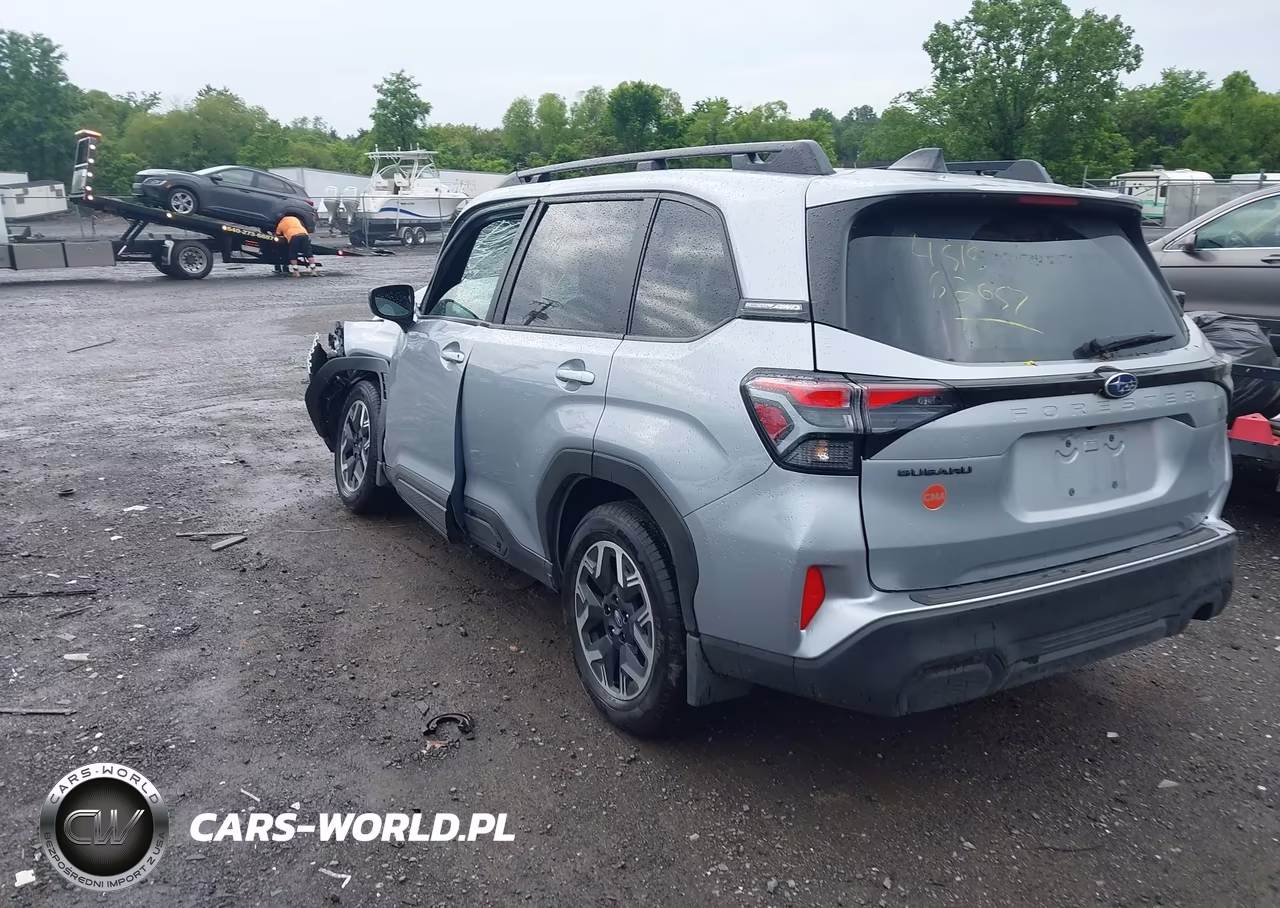 2025 Subaru Forester Premium VIN:JF2SLDDCXSH532342 - 3