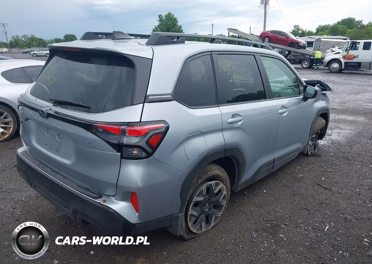 2025 Subaru Forester Premium VIN:JF2SLDDCXSH532342 - 4