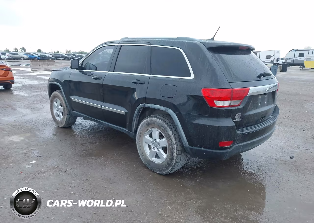 2011 Jeep Grand Cherokee Laredo VIN:1J4RS4GG0BC568742 - 3