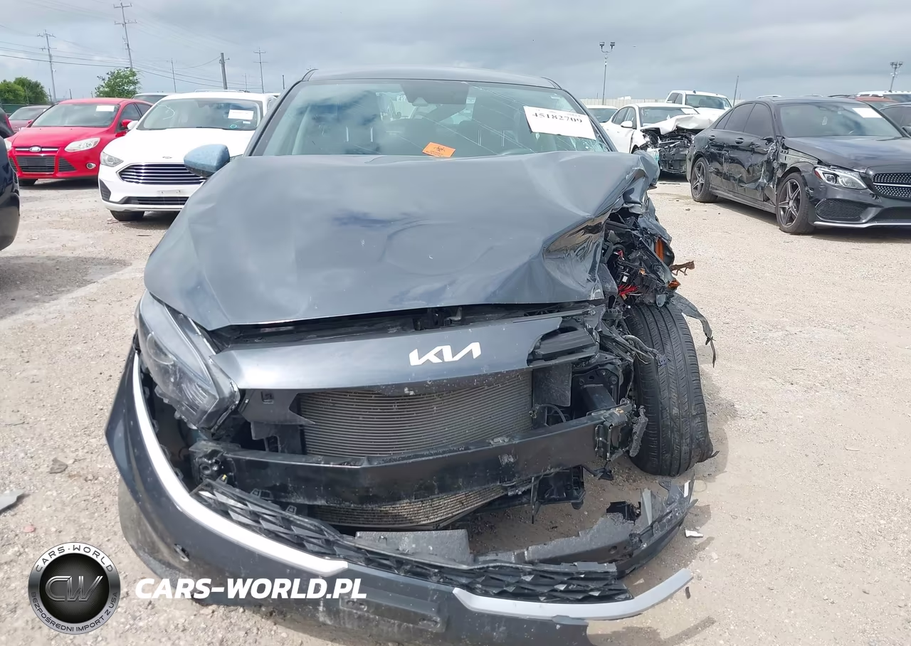 2023 Kia Forte Lxs VIN:3KPF24AD3PE567754 - 12