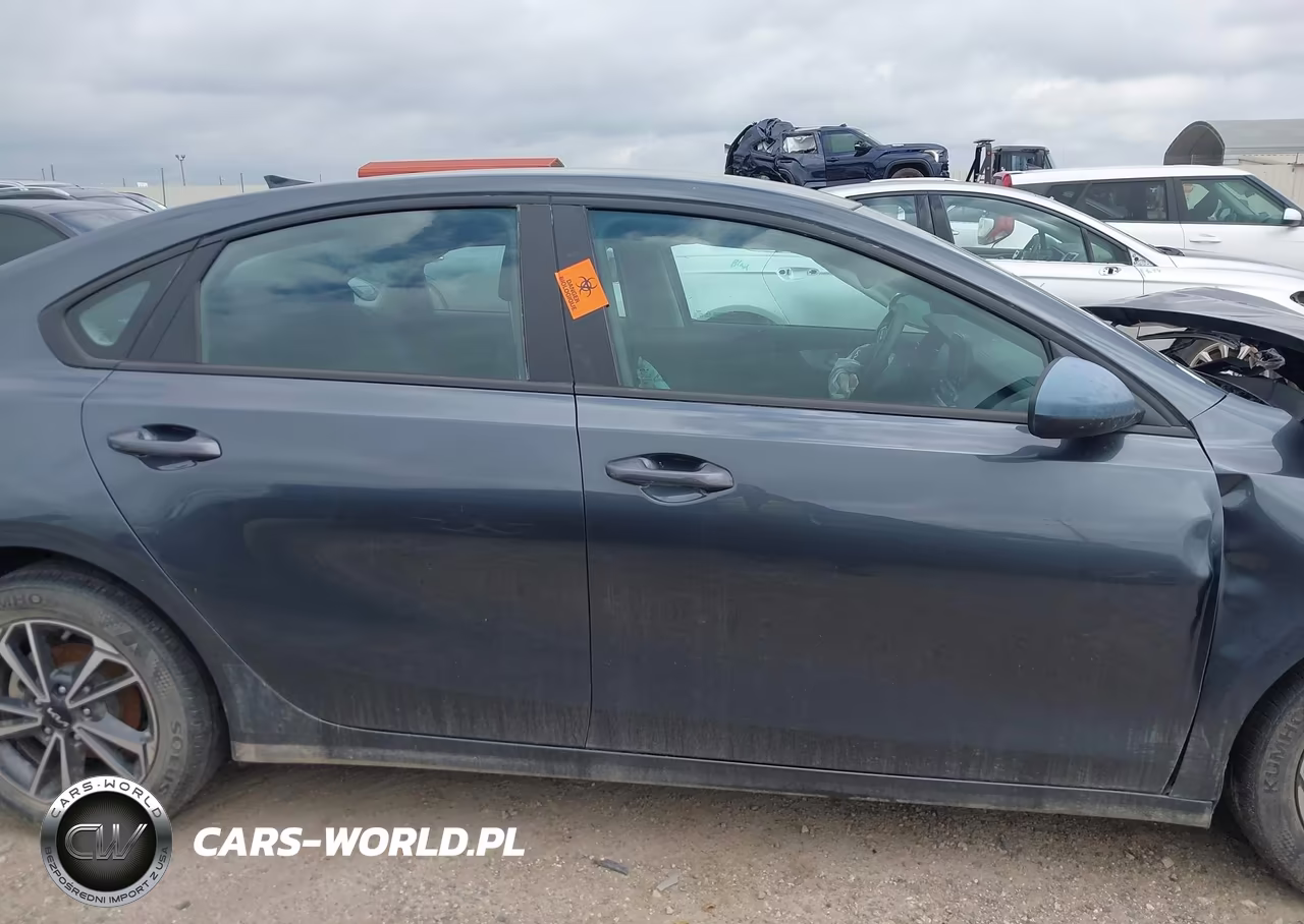 2023 Kia Forte Lxs VIN:3KPF24AD3PE567754 - 13