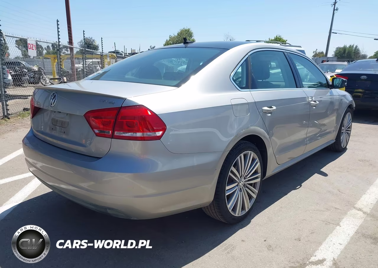 2014 Volkswagen Passat 1.8T Sport VIN:1VWBT7A35EC097345 - 4