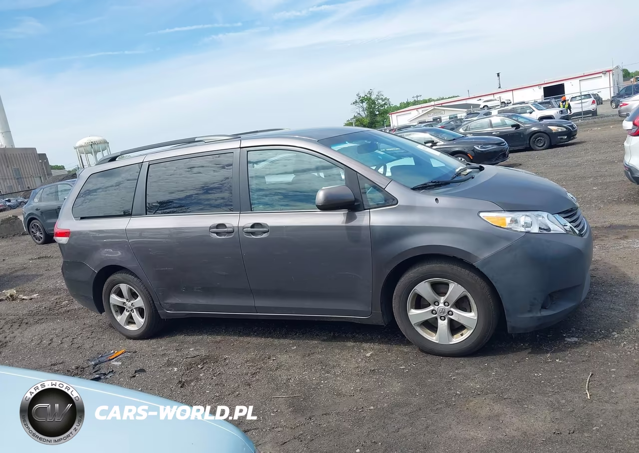 2013 Toyota Sienna Le V6 8 Passenger VIN:5TDKK3DC8DS344381 - 13